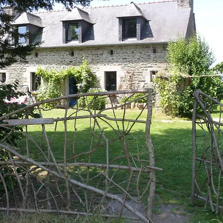 Bretagne Vintage & Caravan: Rustic Glamping Experience Bed & Breakfast Pleumeur-Gautier