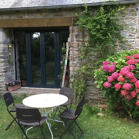 Bretagne Vintage & Caravan: Rustic Glamping Experience *