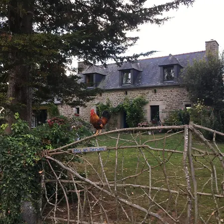 Bretagne Vintage & Caravan: Rustic Glamping Experience Bed & Breakfast Pleumeur-Gautier