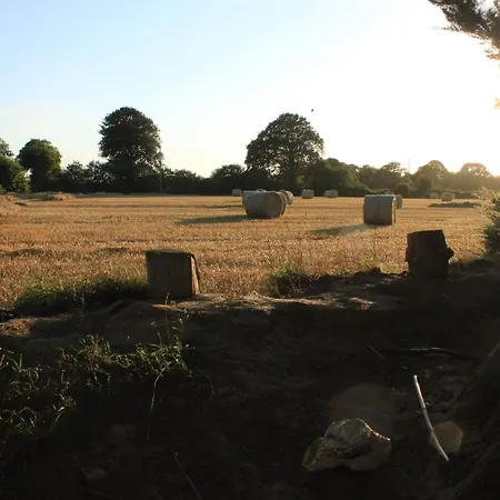 Bed & Breakfast Bretagne Vintage & Caravan: Rustic Glamping Experience Pleumeur-Gautier